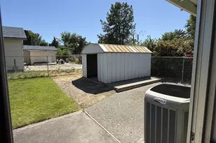 890 E Kennedy Ave, Hermiston, OR 97838 - Photo 27