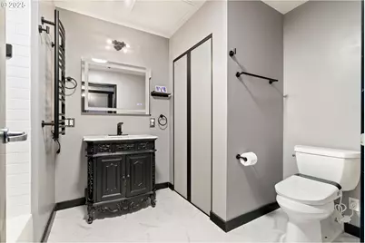 1400 NW Irving St #705, Portland, OR 97209 - Photo 25