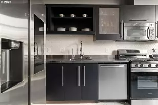 1400 NW Irving St, Portland, OR 97209 - Photo 11