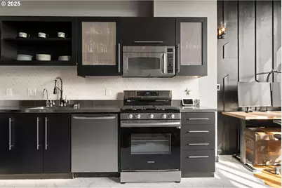 1400 NW Irving St #705, Portland, OR 97209 - Photo 13