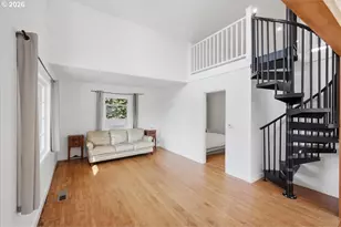 1020 N 3rd St, Woodburn, OR 97071 - Photo 9