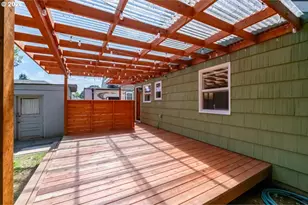 1020 N 3rd St, Woodburn, OR 97071 - Photo 43