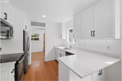 1020 N 3rd St, Woodburn, OR 97071 - Photo 17