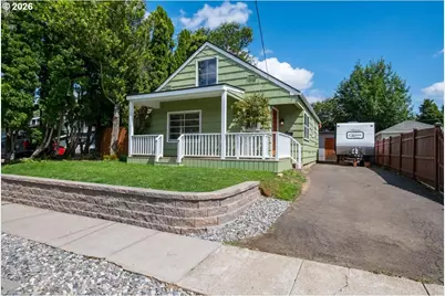 1020 N 3rd St, Woodburn, OR 97071 - Photo 3