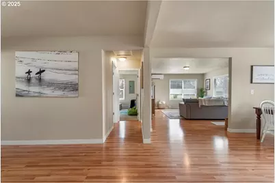 212 Picture St, Independence, OR 97351 - Photo 21