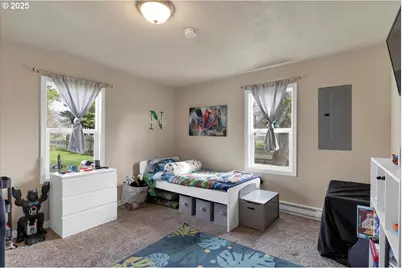 212 Picture St, Independence, OR 97351 - Photo 27