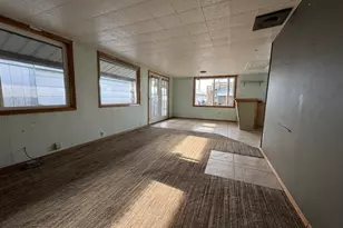 2901 NE Marine Dr, Portland, OR 97211 - Photo 5
