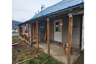 204 N Walnut St, Bingen, WA 98605 - Photo 3