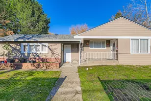 12025 SW 9th St, Beaverton, OR 97005 - Photo 17