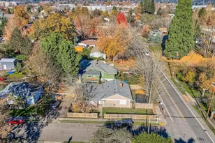 12025 SW 9th St, Beaverton, OR 97005 - Photo 19