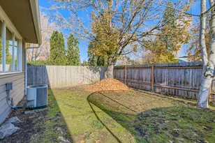 12025 SW 9th St, Beaverton, OR 97005 - Photo 15