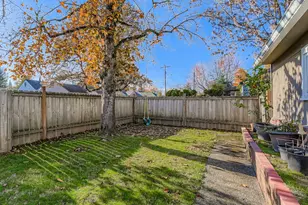 12025 SW 9th St, Beaverton, OR 97005 - Photo 23