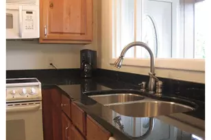 12025 SW 9th St, Beaverton, OR 97005 - Photo 9