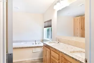 300 SW 7th Ave, Battle Ground, WA 98604 - Photo 13