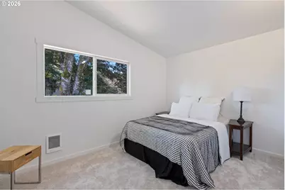 17912 NE Davis St, Portland, OR 97230 - Photo 17