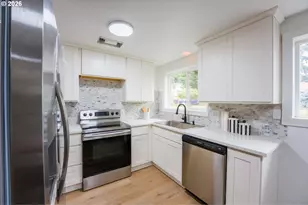 17912 NE Davis St, Portland, OR 97230 - Photo 7
