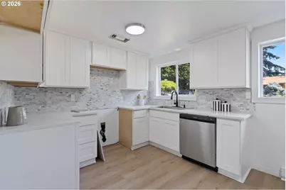 17912 NE Davis St, Portland, OR 97230 - Photo 11