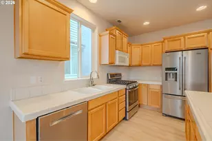 13720 SW Mapleview Ln, Tigard, OR 97224 - Photo 7