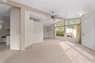 318 Peacock Ln, Kelso, WA 98626 - Photo 13