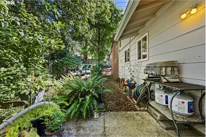 18 E 47th Ave, Eugene, OR 97405 - Photo 29
