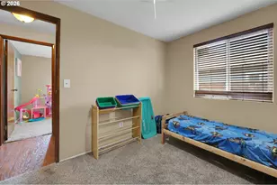 48095 Commercial St, Oakridge, OR 97463 - Photo 17