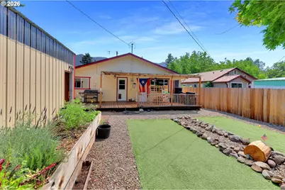 48095 Commercial St, Oakridge, OR 97463 - Photo 27