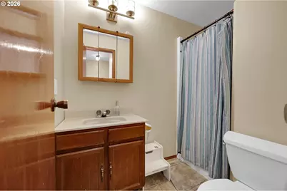 48095 Commercial St, Oakridge, OR 97463 - Photo 15