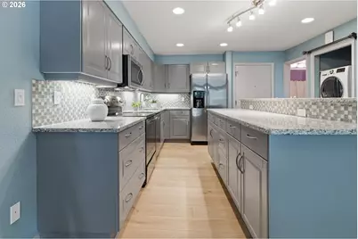 5250 S Landing Dr #105B1, Portland, OR 97239 - Photo 7