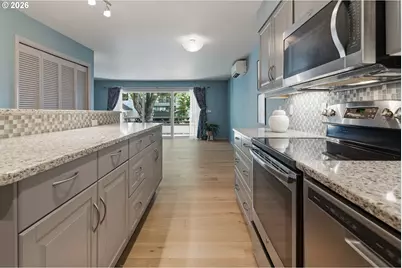 5250 S Landing Dr #105B1, Portland, OR 97239 - Photo 7