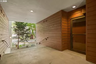 5250 S Landing Dr, Portland, OR 97239 - Photo 3
