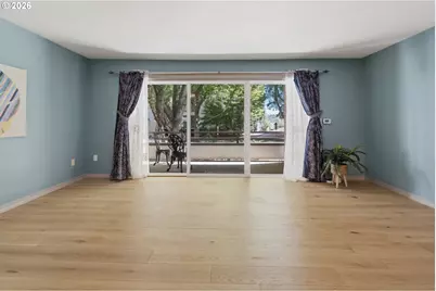 5250 S Landing Dr #105B1, Portland, OR 97239 - Photo 11