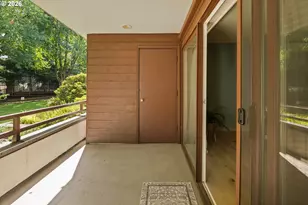 5250 S Landing Dr, Portland, OR 97239 - Photo 13