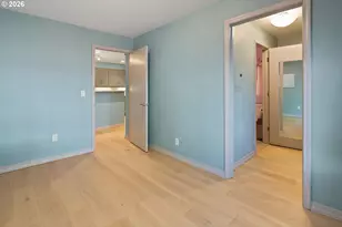 5250 S Landing Dr, Portland, OR 97239 - Photo 21