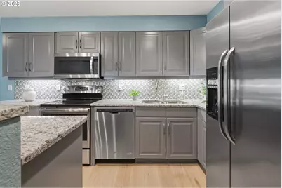 5250 S Landing Dr #105B1, Portland, OR 97239 - Photo 5