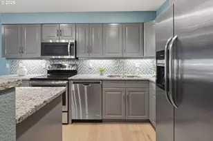 5250 S Landing Dr, Portland, OR 97239 - Photo 5