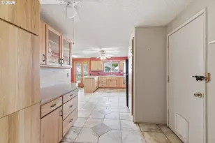 18501 SE Lincoln St, Portland, OR 97233 - Photo 5