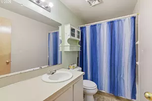 18501 SE Lincoln St, Portland, OR 97233 - Photo 13