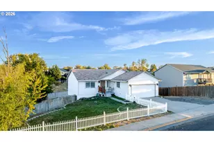 545 E Theater Ln, Hermiston, OR 97838 - Photo 3