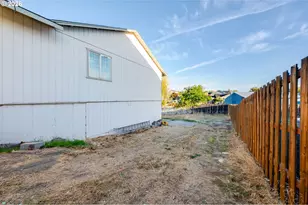 545 E Theater Ln, Hermiston, OR 97838 - Photo 41