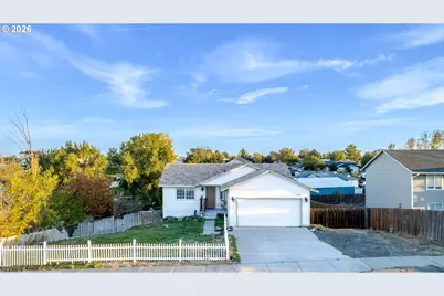 545 E Theater Ln, Hermiston, OR 97838 - Photo 1
