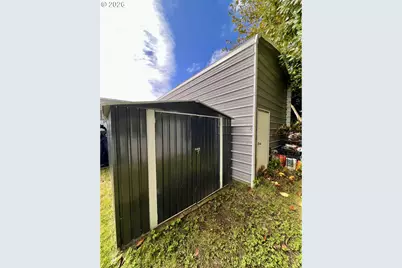 2188 Lombard St, North Bend, OR 97459 - Photo 11