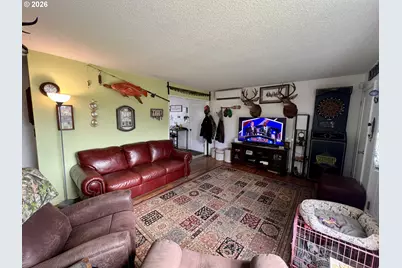 2188 Lombard St, North Bend, OR 97459 - Photo 17