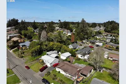 2188 Lombard St, North Bend, OR 97459 - Photo 25