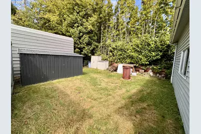 2188 Lombard St, North Bend, OR 97459 - Photo 11