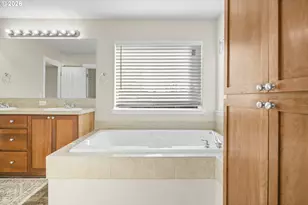 490 NE 64th Way, Hillsboro, OR 97124 - Photo 45