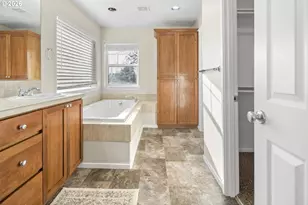 490 NE 64th Way, Hillsboro, OR 97124 - Photo 41