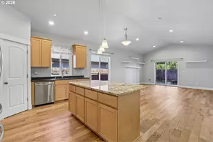 640 SE Sumner St, Camas, WA 98607 - Photo 5