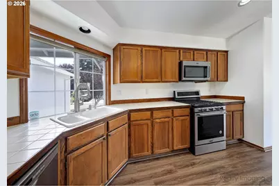 254 SW Nancy Cir, Gresham, OR 97030 - Photo 15