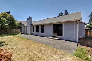 254 SW Nancy Cir, Gresham, OR 97030 - Photo 3