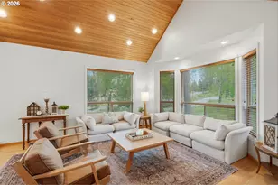 18004 Tan Oak Ln, Bend, OR 97707 - Photo 5
